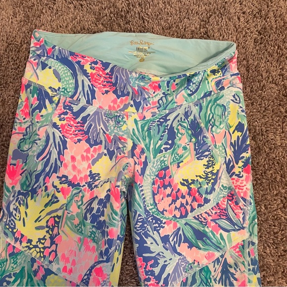 {Lilly Pulitzer} Luxletic Weekender Cropped Leggings - Mermaid Cove - Picture 4 of 13